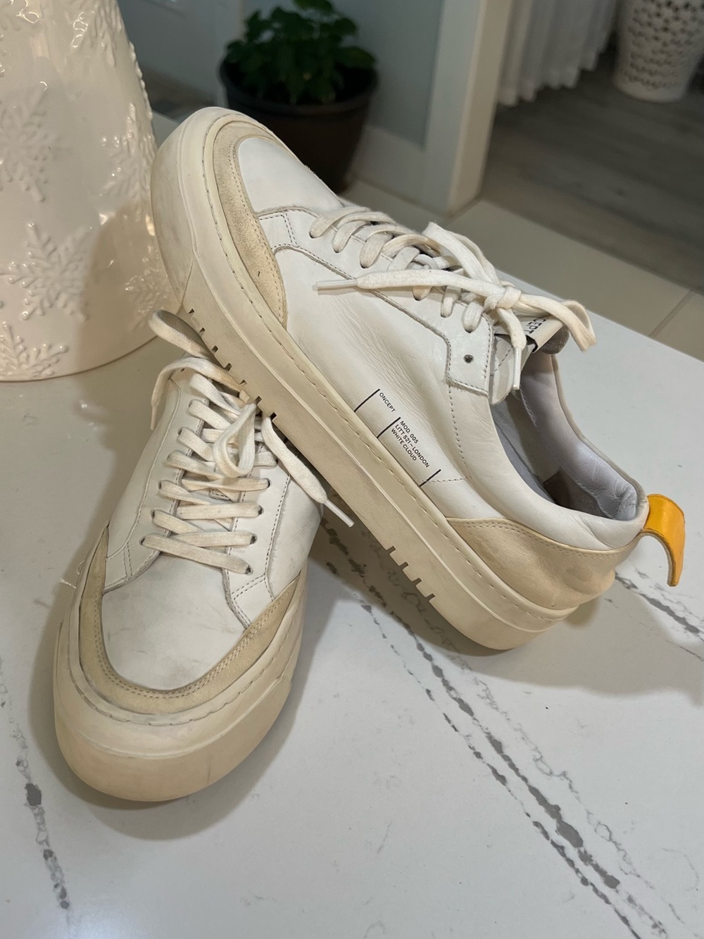 Oncept London White Cloud Leather Suede Sneakers Women’s 7.5 Yellow Accent